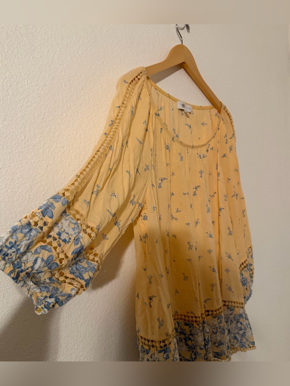 Fever Yellow Floral Peasant Blouse with Blue Trim Size 2X - Picture 4 of 10